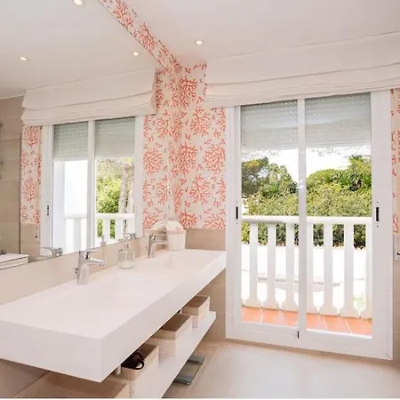 Fantastic Townhouse/5bdrms/private Pool Hotell 4*